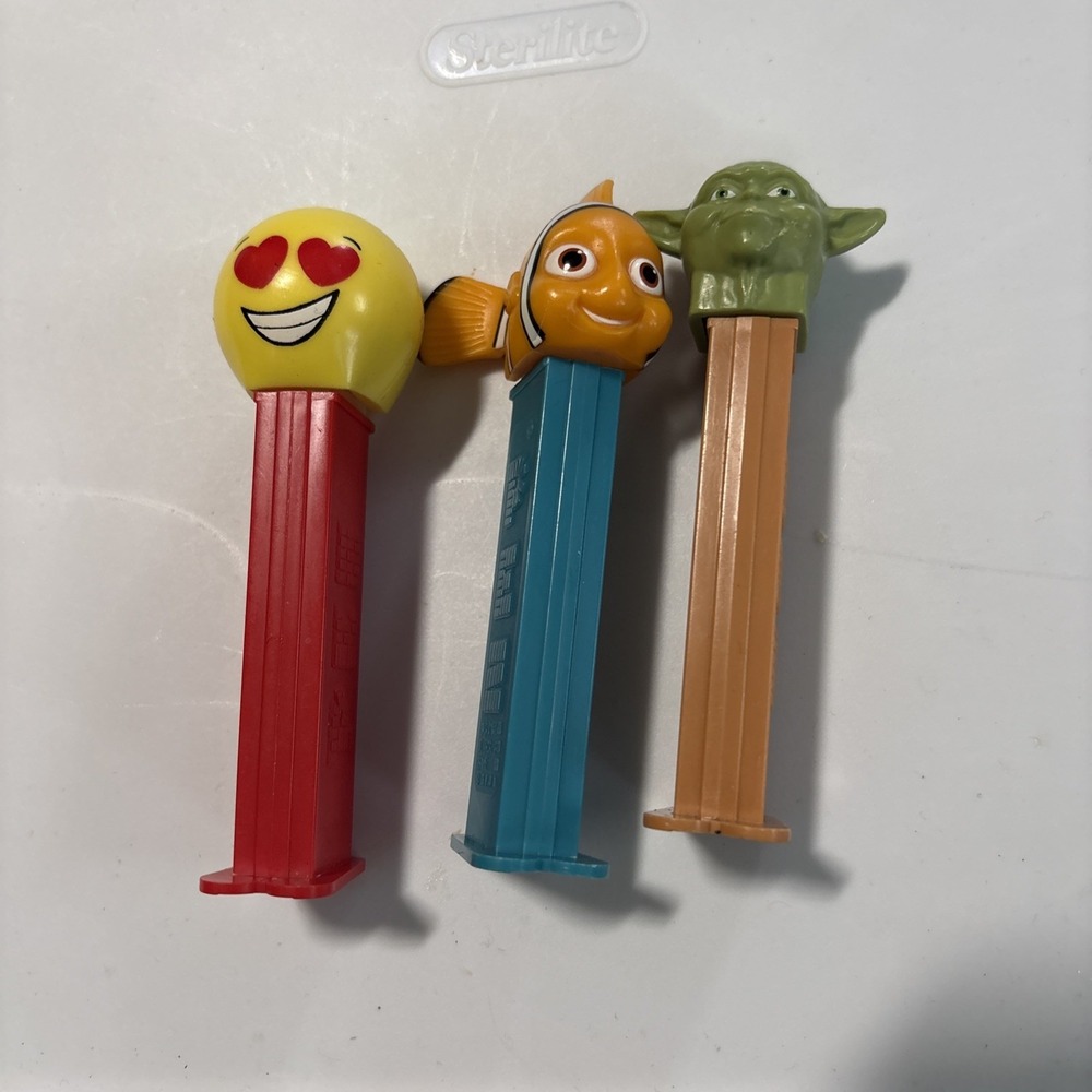 Pez Dispenser Lot 3 Disney Nemo Star Wars Yoda And Smiley